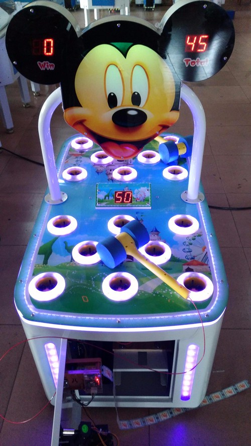 米奇打地鼠机 点亮儿童乐园的经典电玩设备